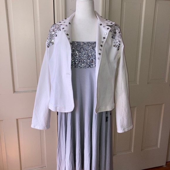 Boston Proper Grey SKIRT with Embellishments - Picture 6 of 13